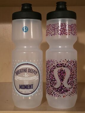 LULULEMON Vintage Reusable Plastic Water Bottle Duo
